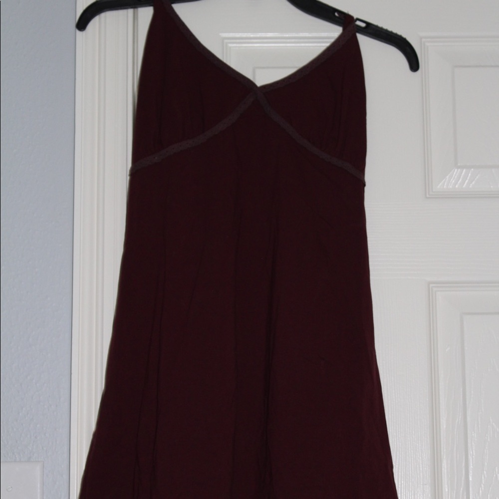 Maroon tank top (new)